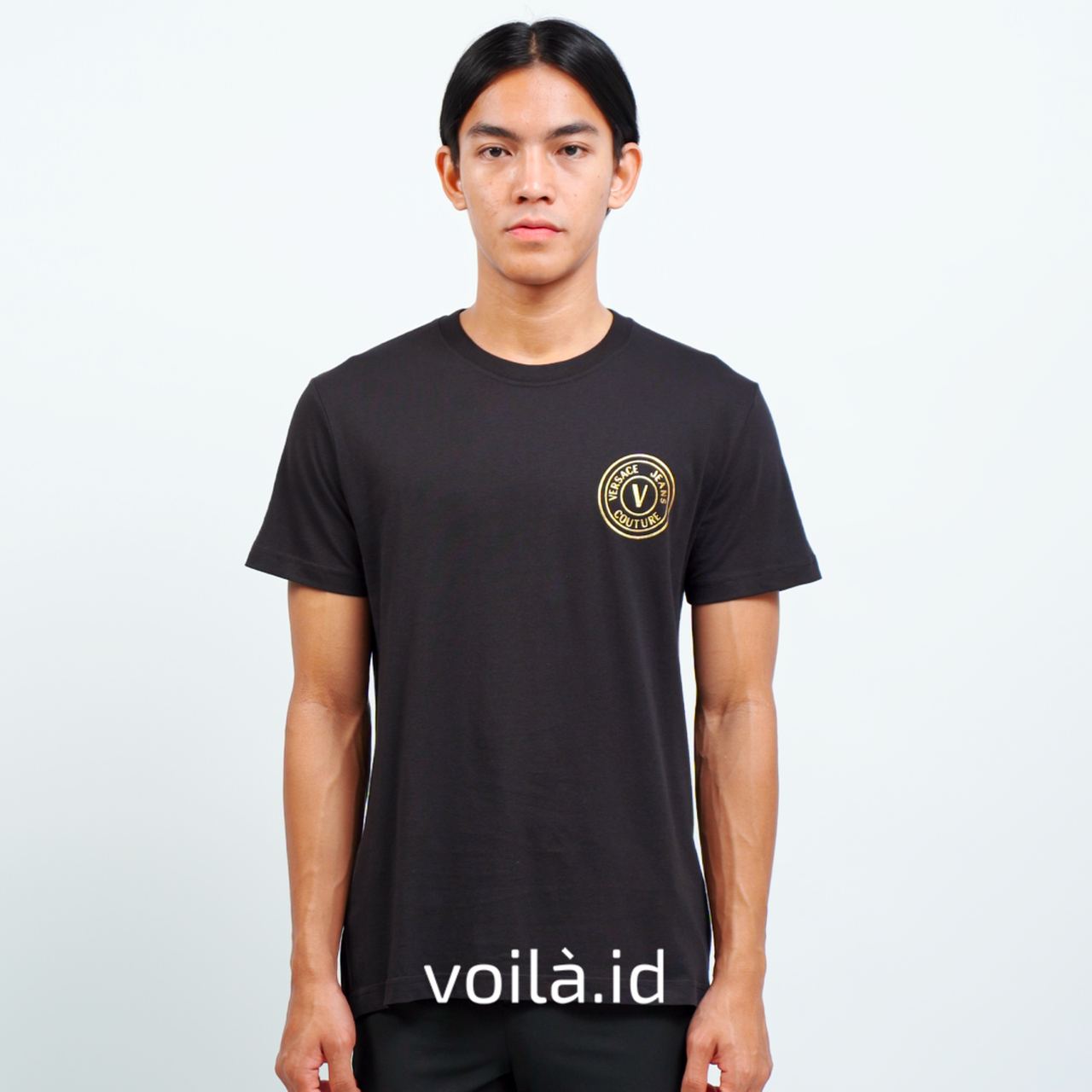Versace V-Emblem Metallic Logo T-Shirt Black Gold – voilà.id