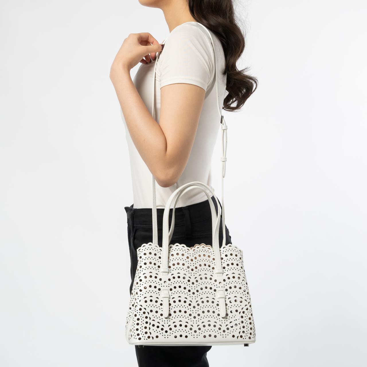 ALAIA☆24SS MINA 25 スモール 2WAY トートバッグ WHITE ALAÏA Optic White Mina 25 Bag New Vienne Calfskin | ALAÏA US