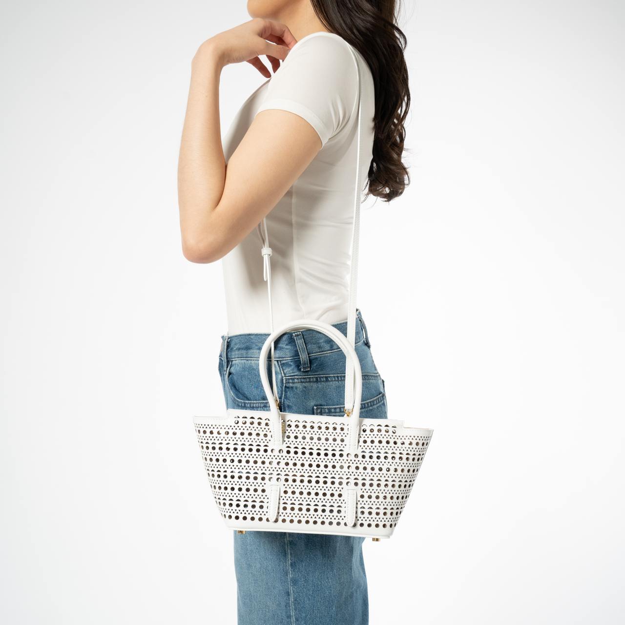 【ALAIA】\"Neo Mina 20\" bag Alaïa | Neo Mina 20 black bag | Savannahs