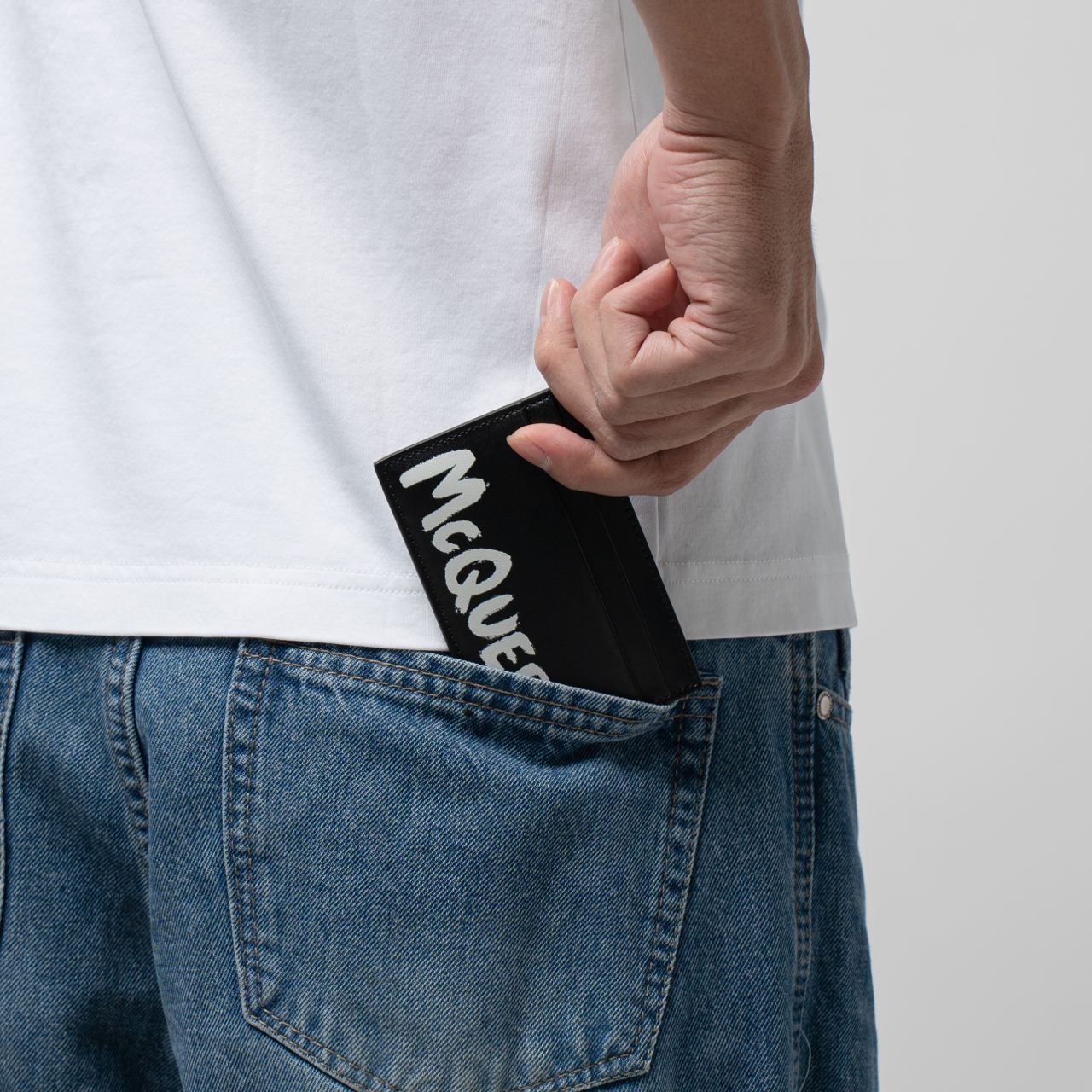 Alexander McQueen Graffiti Logo Card Holder Black – voilà.id