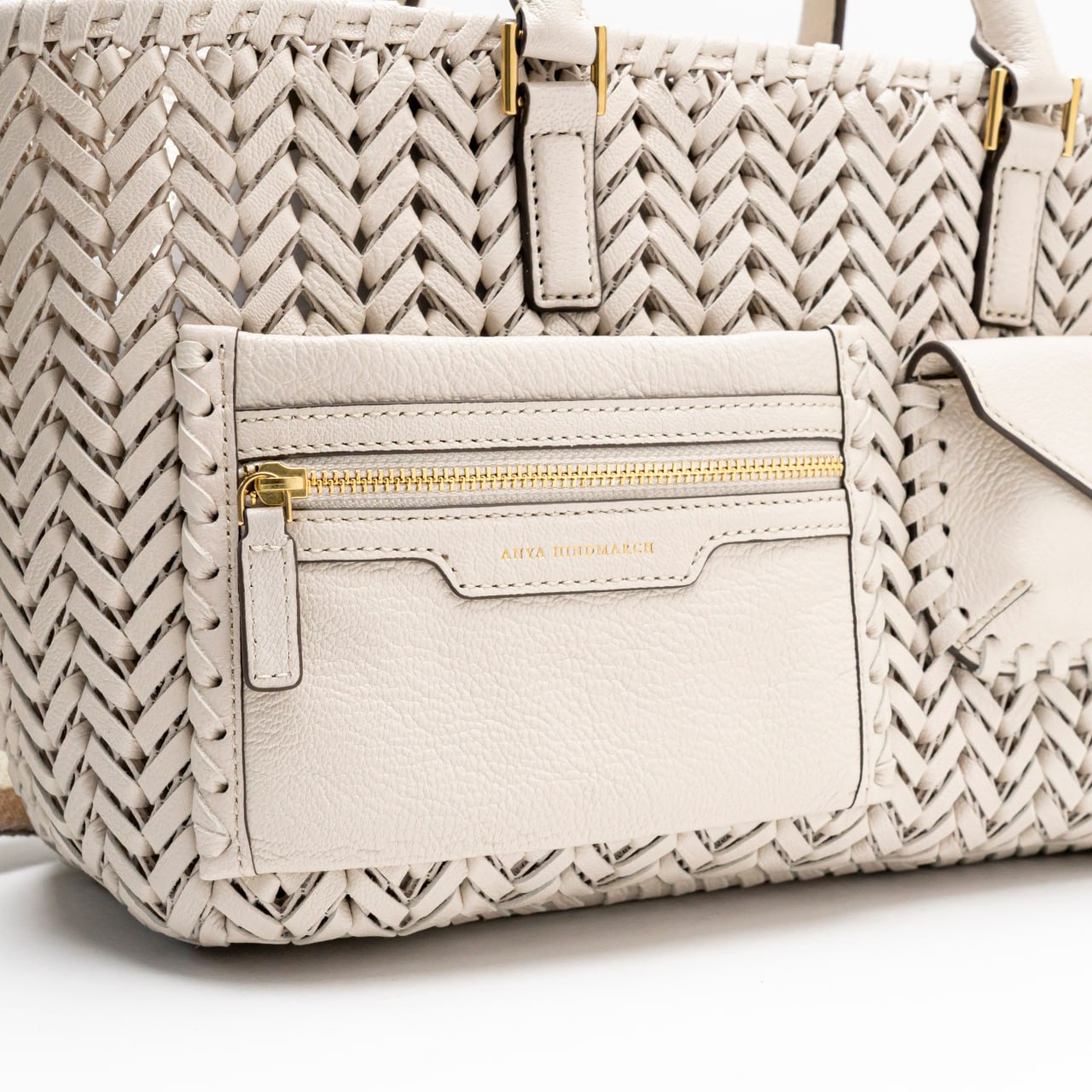 Anya Hindmarch Neeson Pocket Small Crossbody Tote Chalk – voilà.id