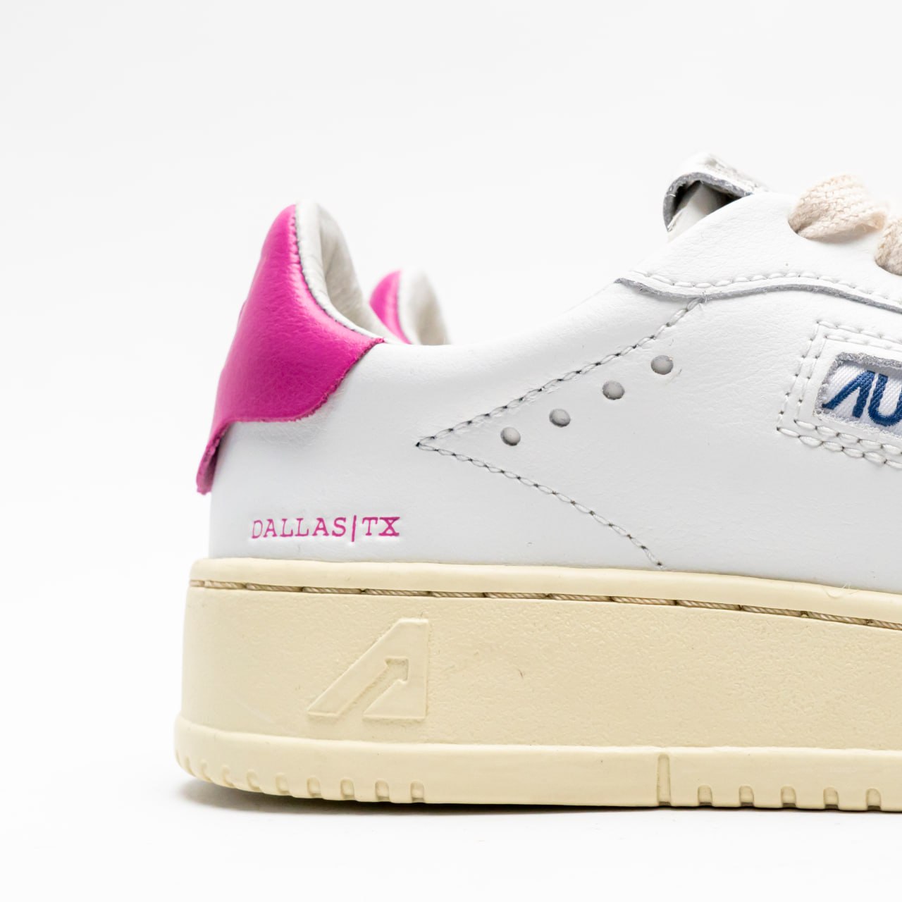 スニーカー AUTRY Woman Sneakers Pink WSLW UA06 Luxury women's sneakers - Autry low sneakers in white and