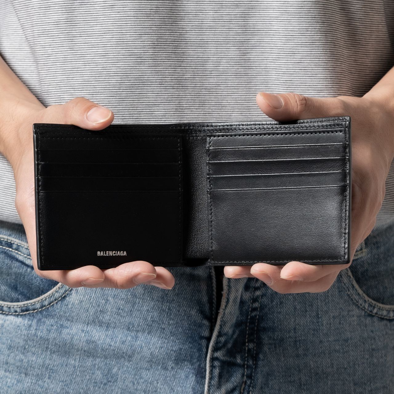 Balenciaga Le Cagole Square Folded Wallet Black – voilà.id