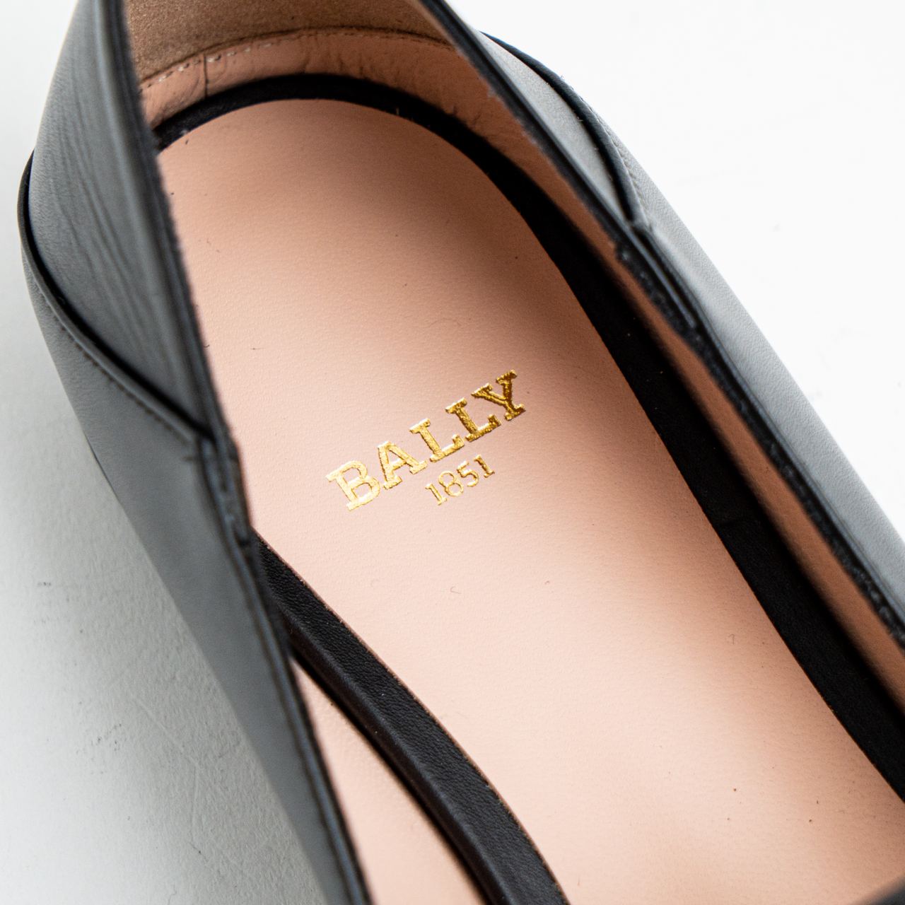 BALLY★関税込み Ellah Flat レザーローファー_ELLAH 6300070 BALLY☆関税込み Ellah Flat レザーローファー_ELLAH 6300070