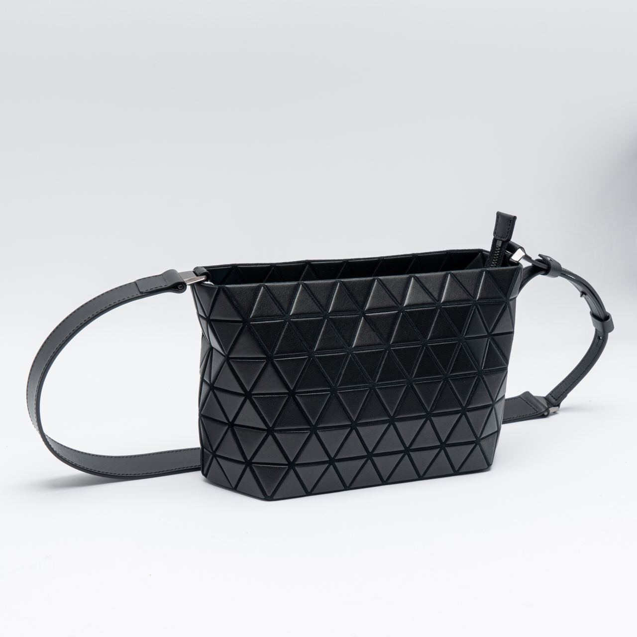 Bao Bao Issey MiyakeバオバオCRYSTAL MATTE CROSSBODY BAG 多色 BAOBAO ISSEY MIYAKE☆CRYSTAL MATTE ショルダーバッグ (BAOBAO