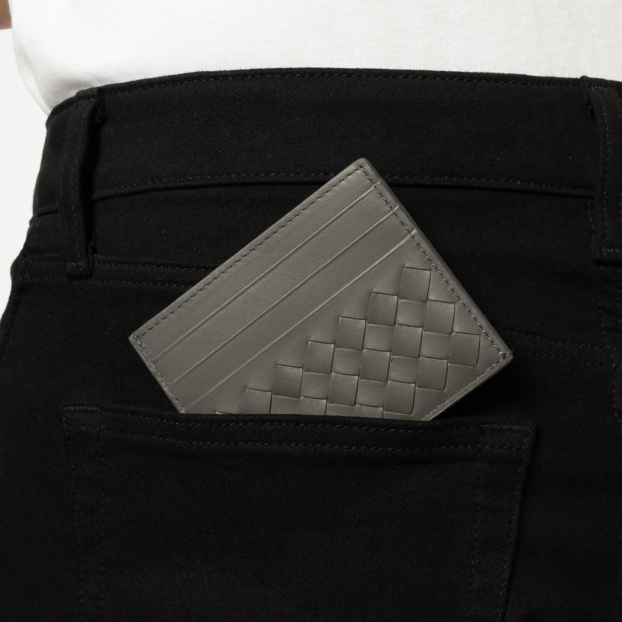 Bottega Veneta Intrecciato Card Holder Dark Grey – voilà.id