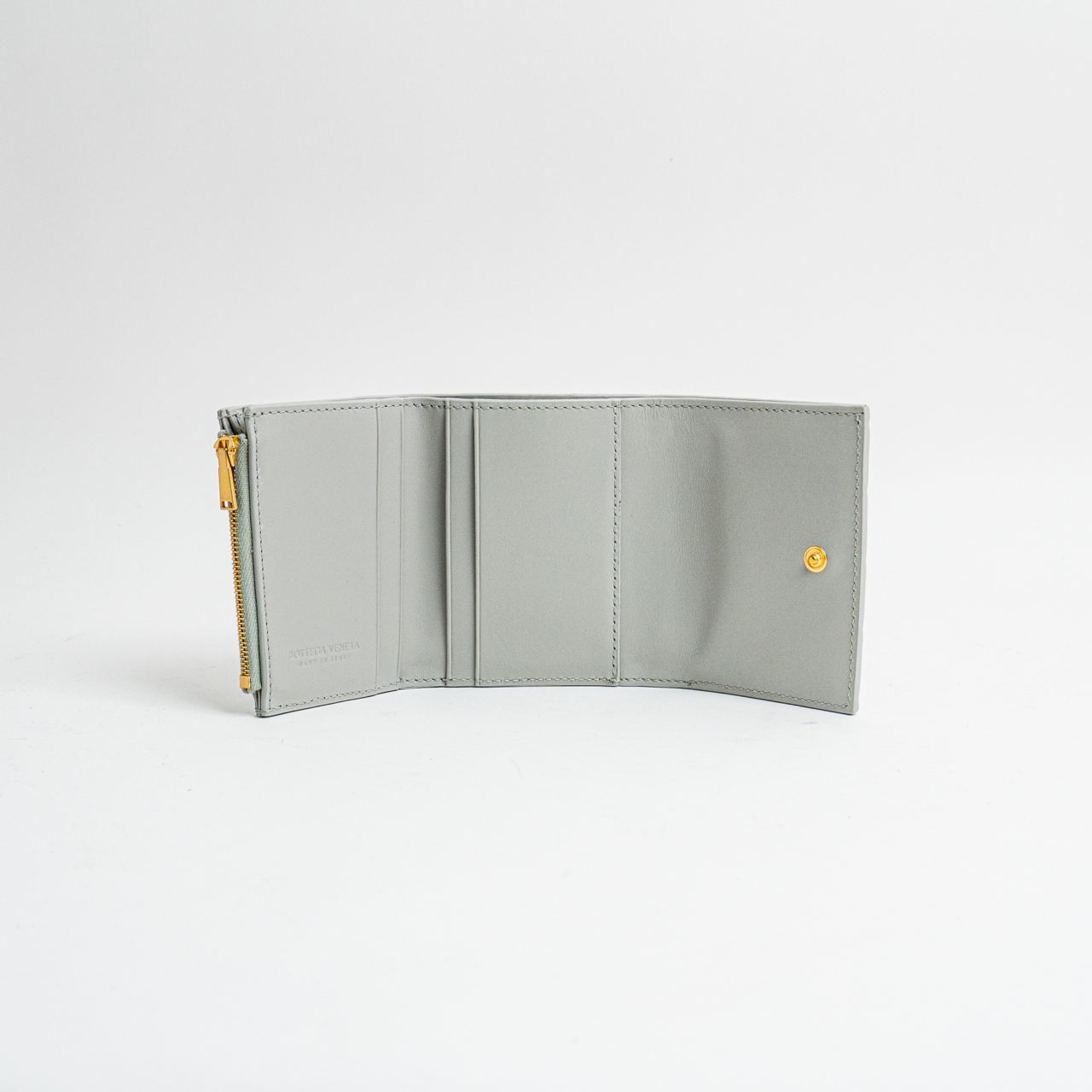 【BOTTEGAVENETA】Small Intrecciato Tri-Fold Zip Wallet Taupe Bottega Veneta Small Intrecciato Tri-Fold Zip Wallet Taupe