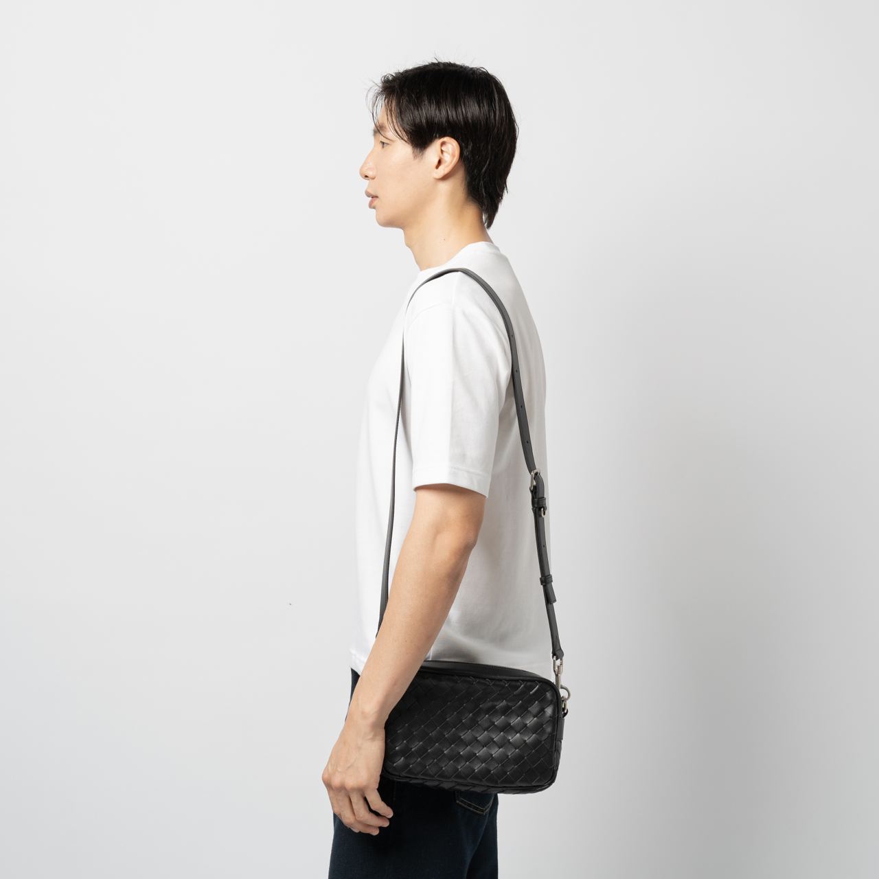 Bottega Veneta＊Mini Intrecciato Camera Bag ショルダー＊送込 Reference] Authentic Bottega Veneta Intrecciato Mini Loop