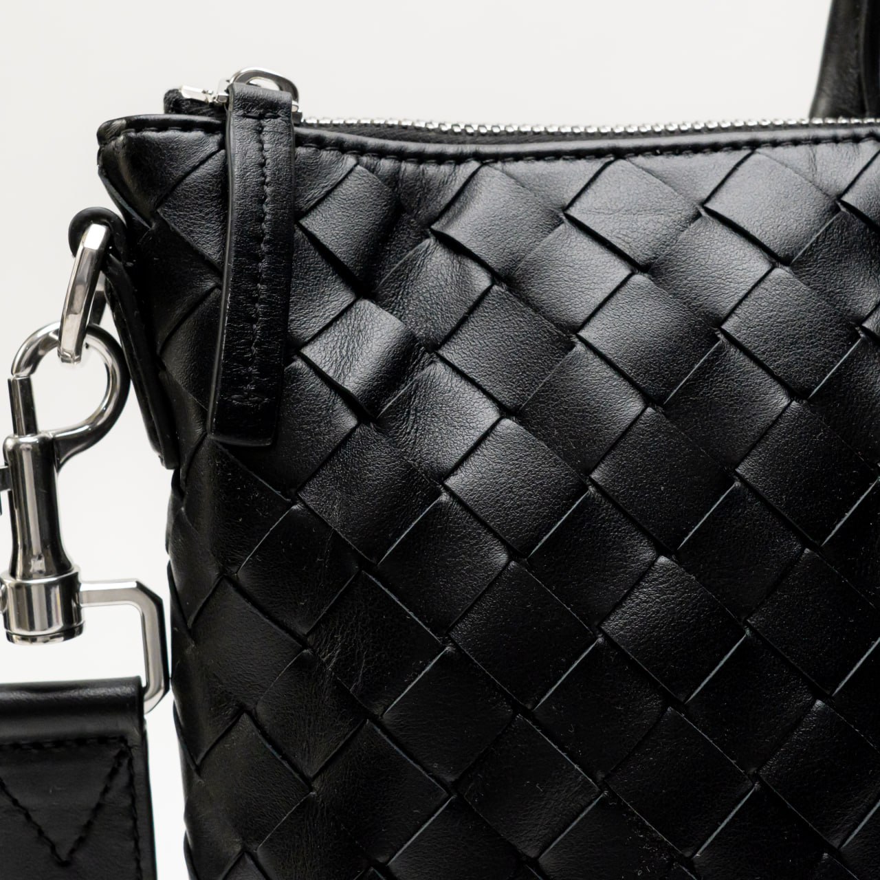 Bottega Veneta Intrecciato Soft Briefcase Black – voilà.id