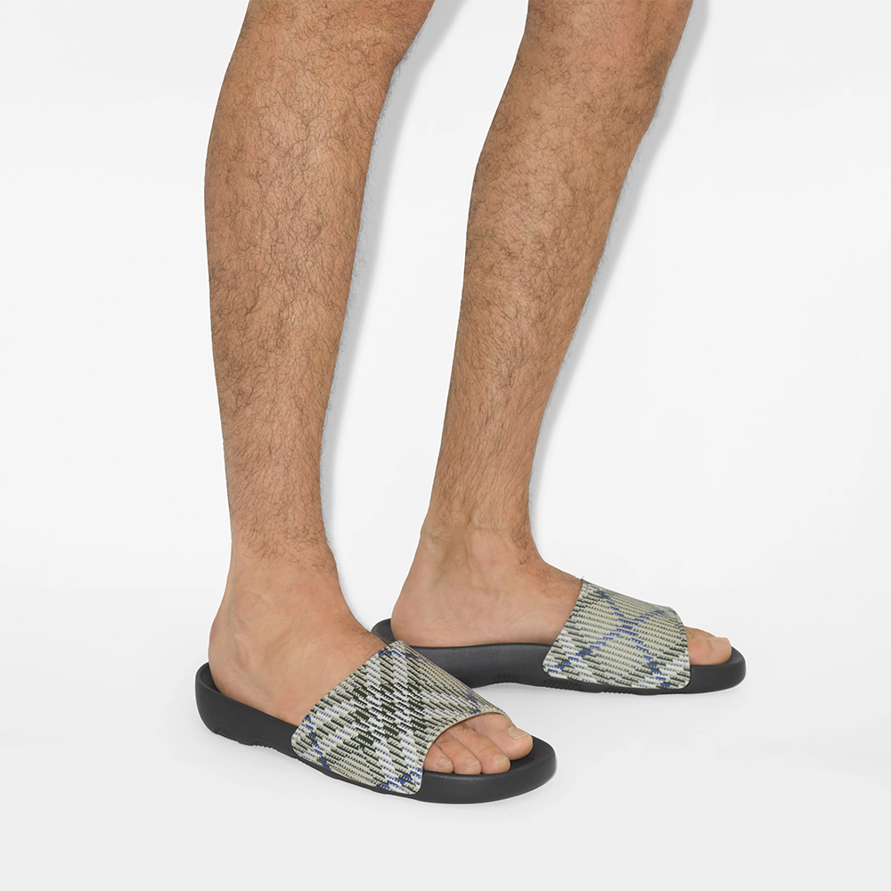 Burberry Check Dive Pool Slide Lichen – voilà.id display picture 1