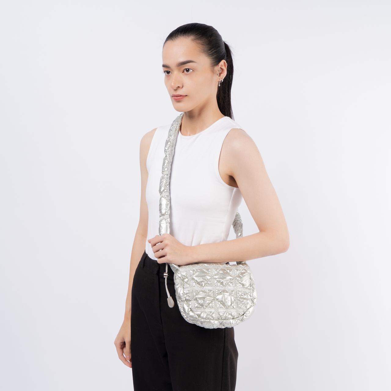 CARLYN フォイング Lavender_H73101010 Carlyn Poing Shoulder Bag Silver – voilà.id