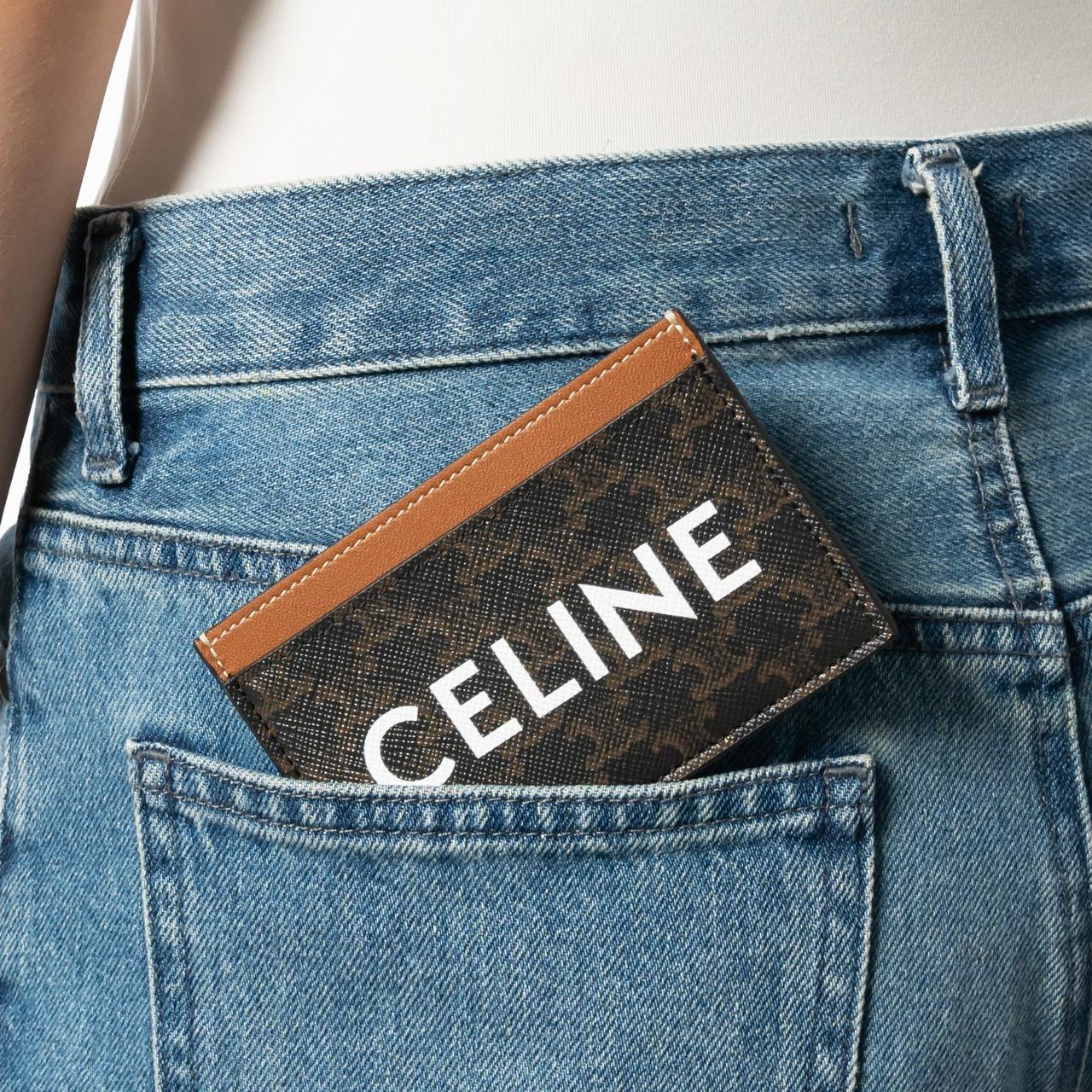 ☆☆CELINE☆☆ 24FW (10B702CLY 04LU) Women’s Triope Card Wa Celine Triomphe Canvas Print Card Holder Tan – voilà.id