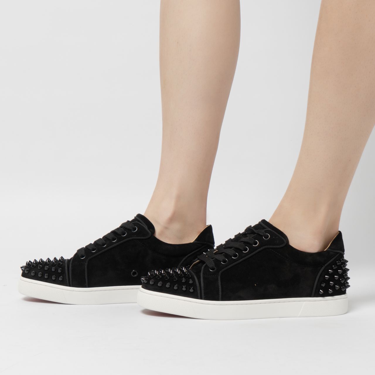 Vieira Low Top Sneakers Velours and Spikes Black
