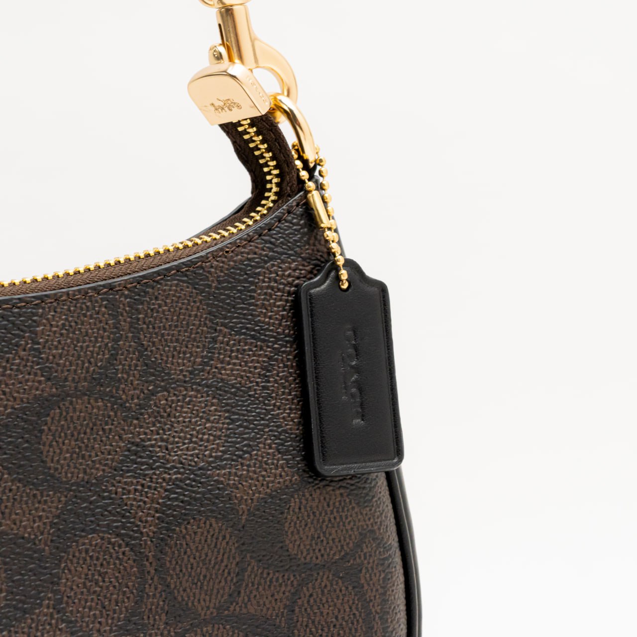 Coach Teri Shoulder Bag In Signature Canvas Walnut – voilà.id