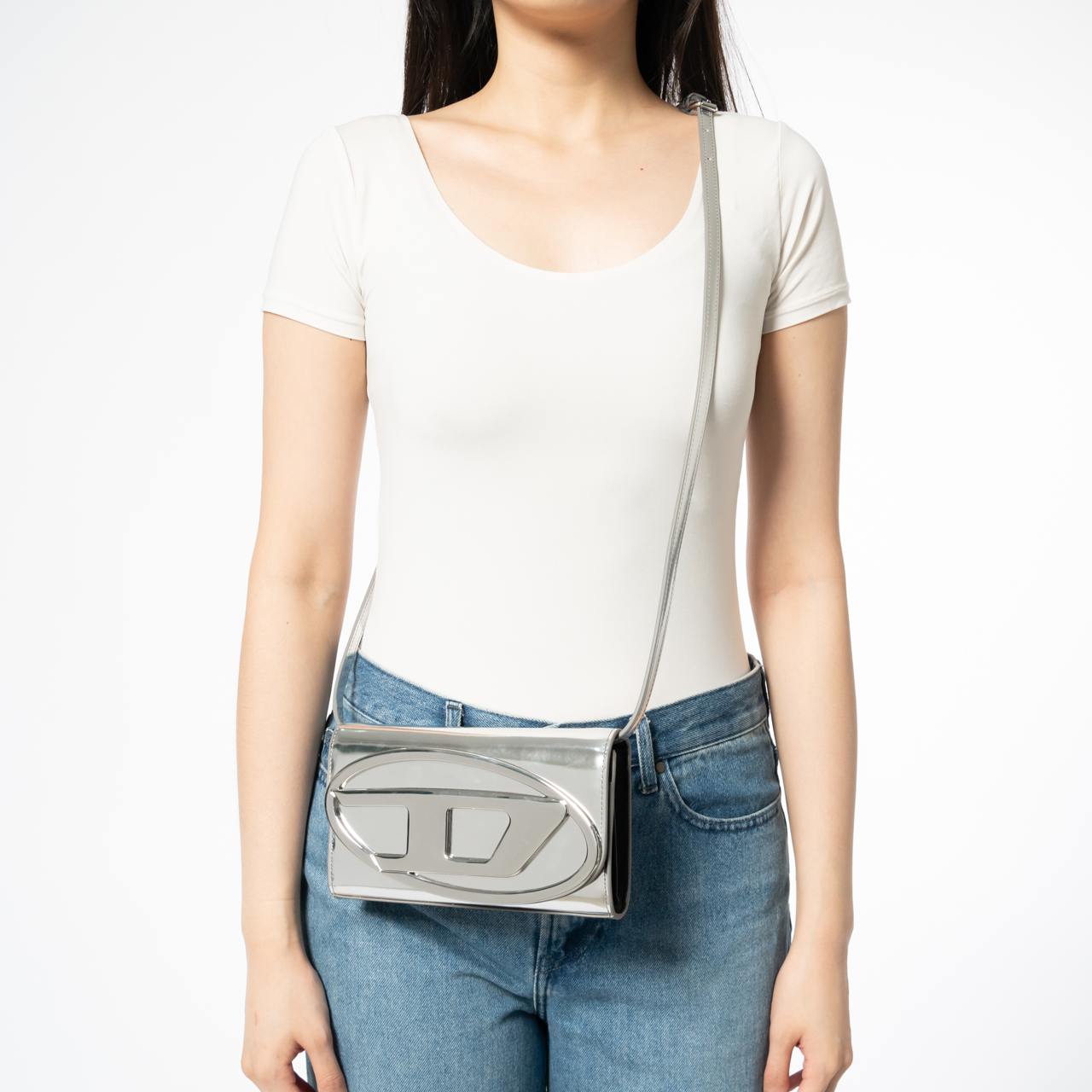 Diesel 1DR Mirrored Leather Wallet On Strap Silver – voilà.id
