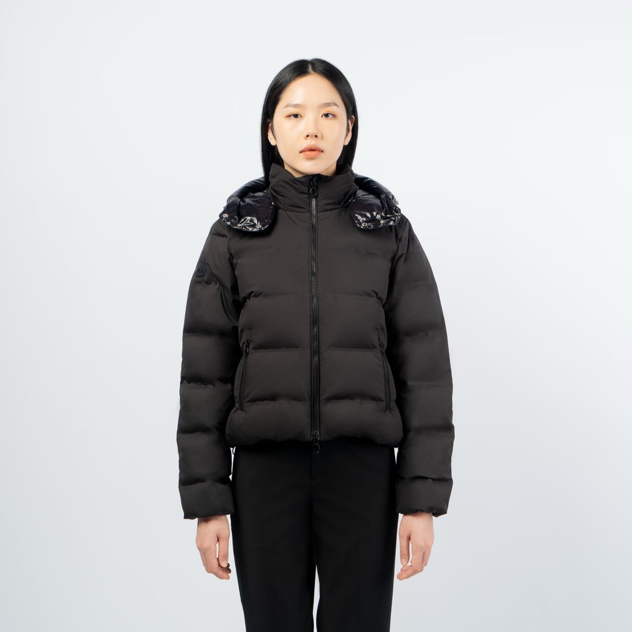 Duvetica Harte D Short Down Jacket Black – voilà.id