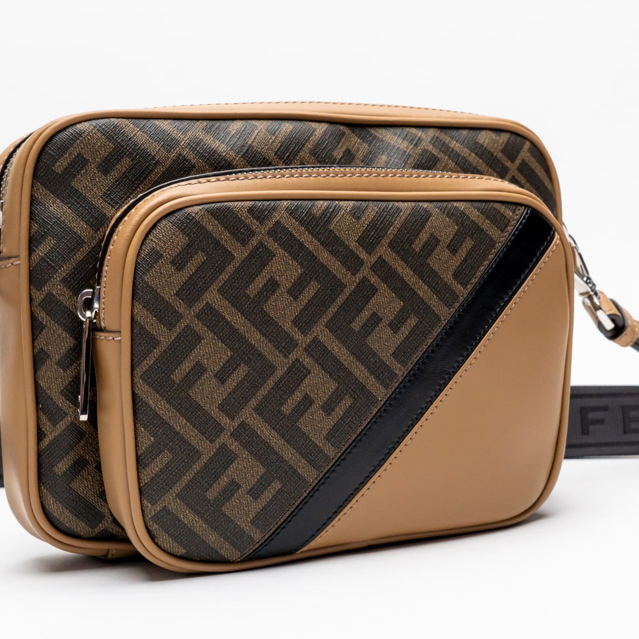 【関税込み】FENDI FENDI SHADOW DIAGONAL CASE DUO ROOM Fendi Shadow Diagonal Duo Camera Case Leather Bag Black