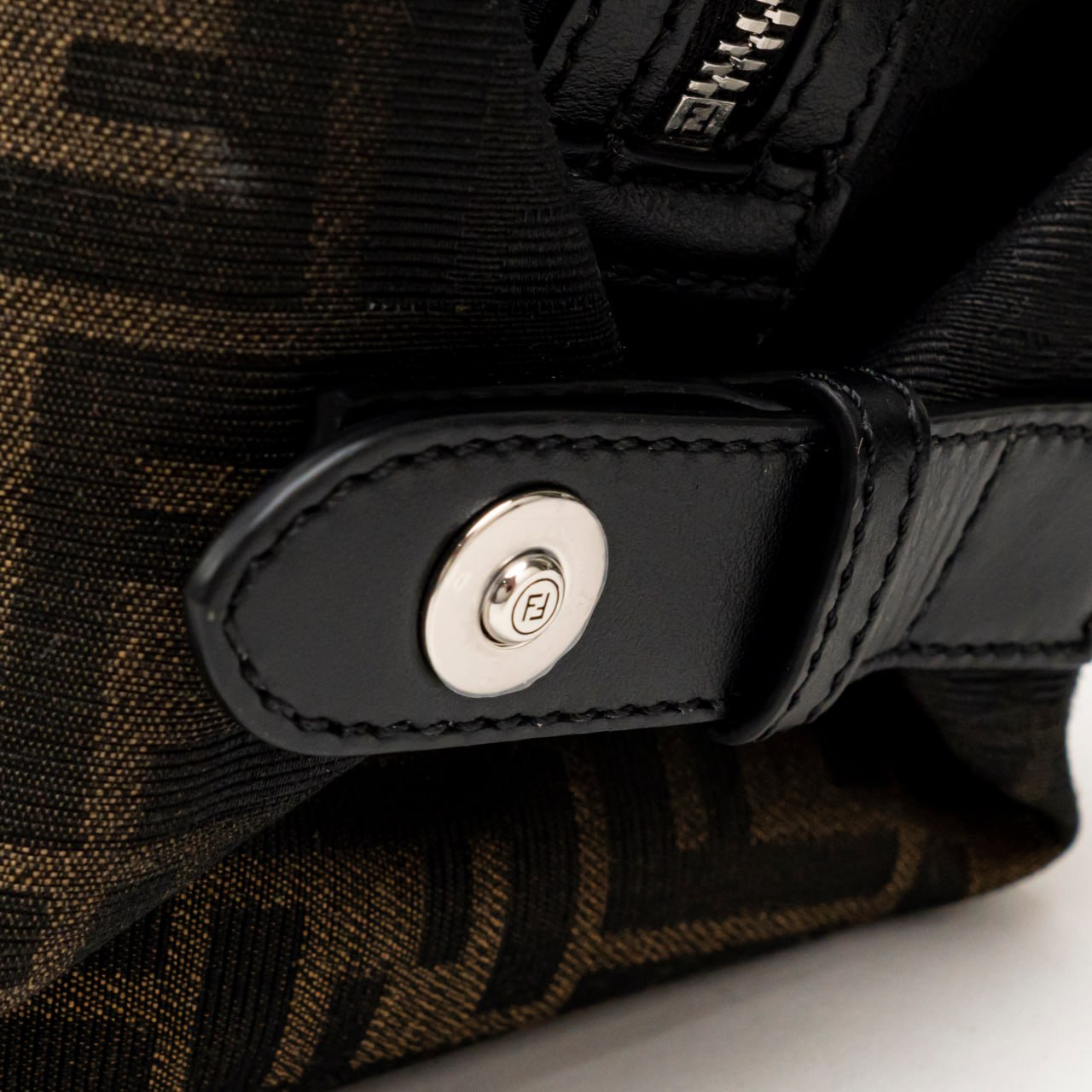 Fendi FF Eclissi Siesta Small Handbag Brown – voilà.id