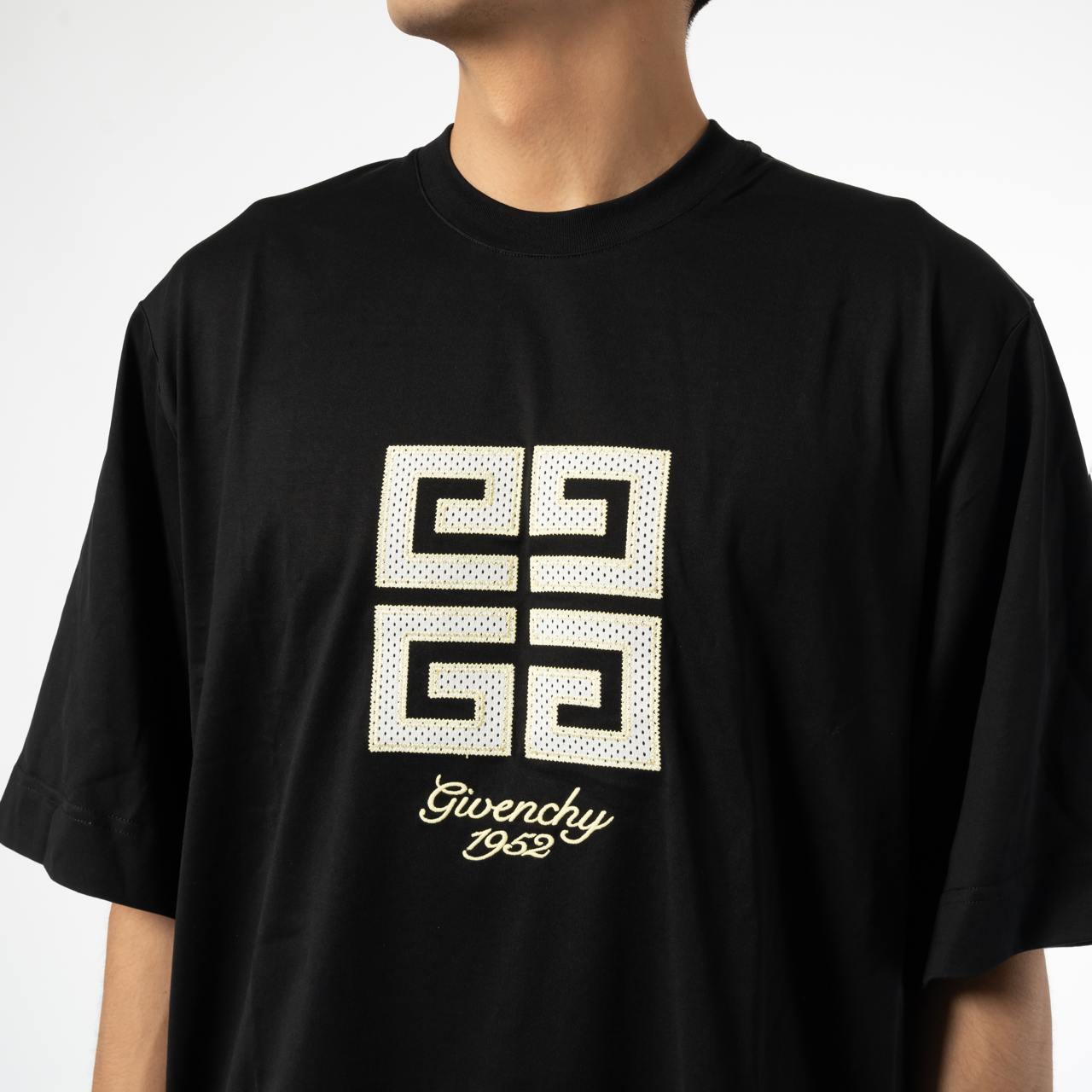 Tシャツ・カットソー *GIVENCHY* 4G Mesh Embroidered Logo Classic Fit Short Sleeve MUSINSA | GIVENCHY 4G Mesh Embroidered Logo Classic Fit