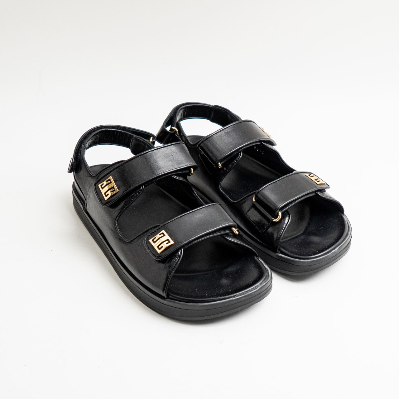 GIVENCHY Black leather Stitch sandals (BE308JE20X 001) Givenchy 4G