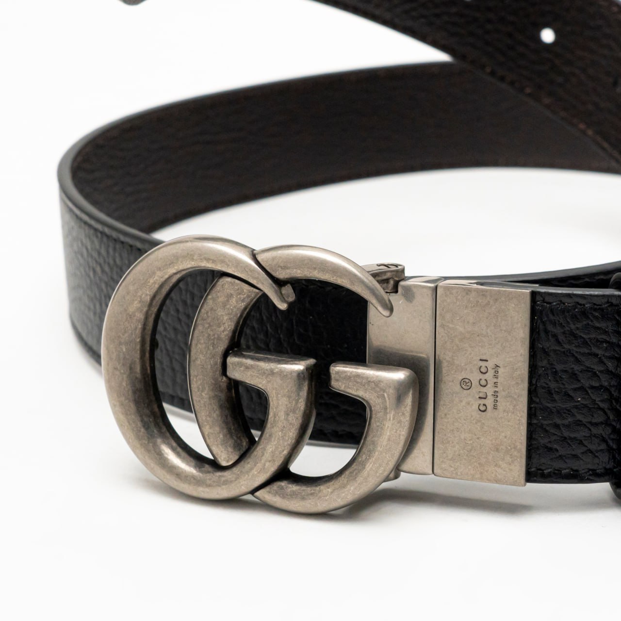 ベルト GUCCI GG CROSS BUCKLE BELT Belt with Interlocking G detail in grey and black Supreme