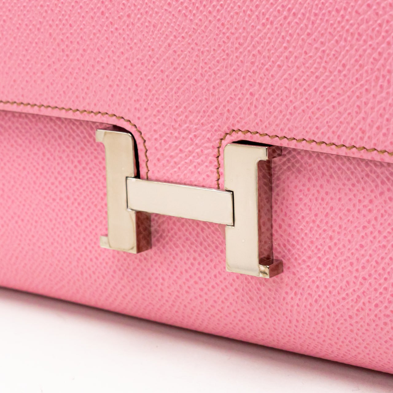 【鮮やかなピンク♡】HERMES Constance スリムウォレット ピンク系 HERMES CONSTANCE(エルメス コンスタンス) - 海外通販