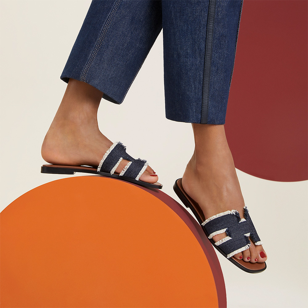 Hermès Oran Denim Fringe Sandals Bleu Brut – voilà.id