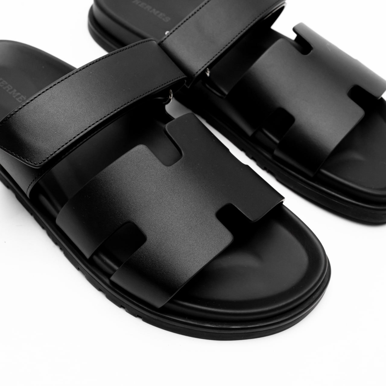 Hermès Chypre Calfskin Sandals Black Men –