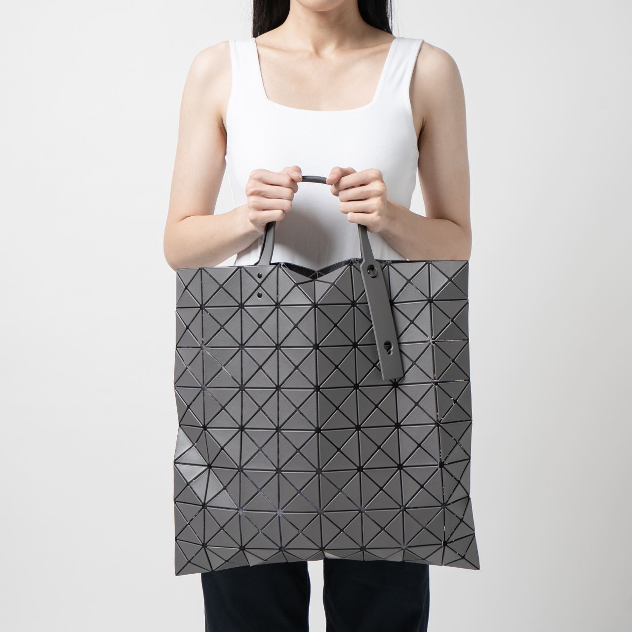 BAO BAO ISSEY MIYAKE LUCENT MATTE グレー LUCENT MATTE – ISSEY MIYAKE ONLINE STORE