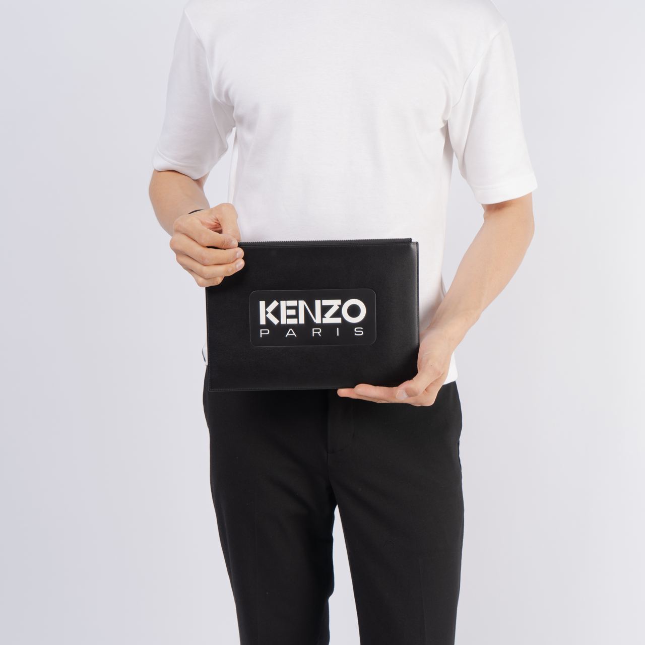 Pochette Kenzo Signature Kenzo SS24 Paris Logo Embossed