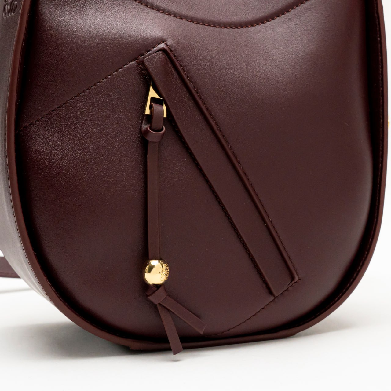 LOEWE｜ (Hammock Slice bag in shiny calfskin (A538HHSX01 Hammock Slice bag in shiny calfskin Beige - LOEWE