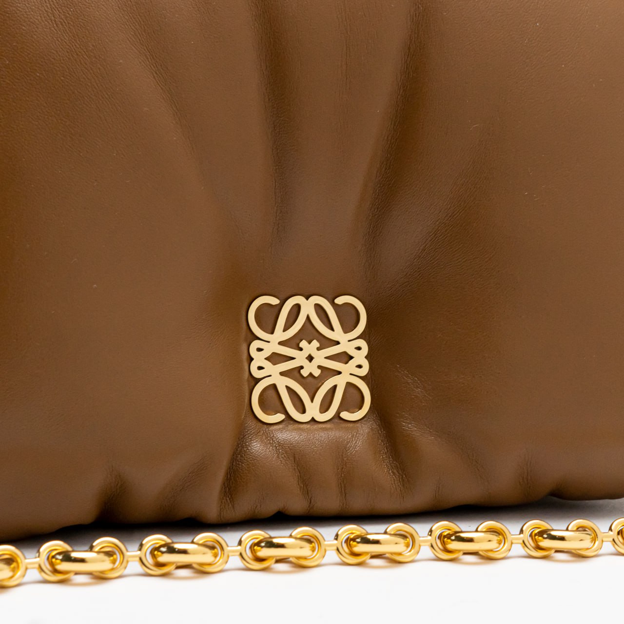 LOEWE セール★ GOYA PUFFER BAG★OAK Auth LOEWE Puffer Goya Bag Camel Shiny Nappa Lamb - Shoulder