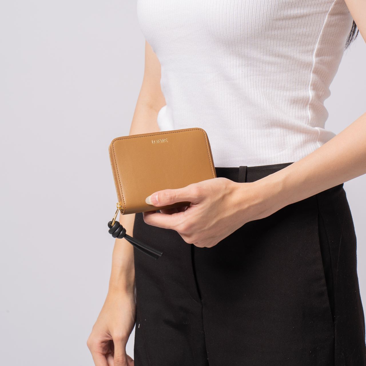 Loewe Knot Compact Zip Wallet Oak Black – voilà.id