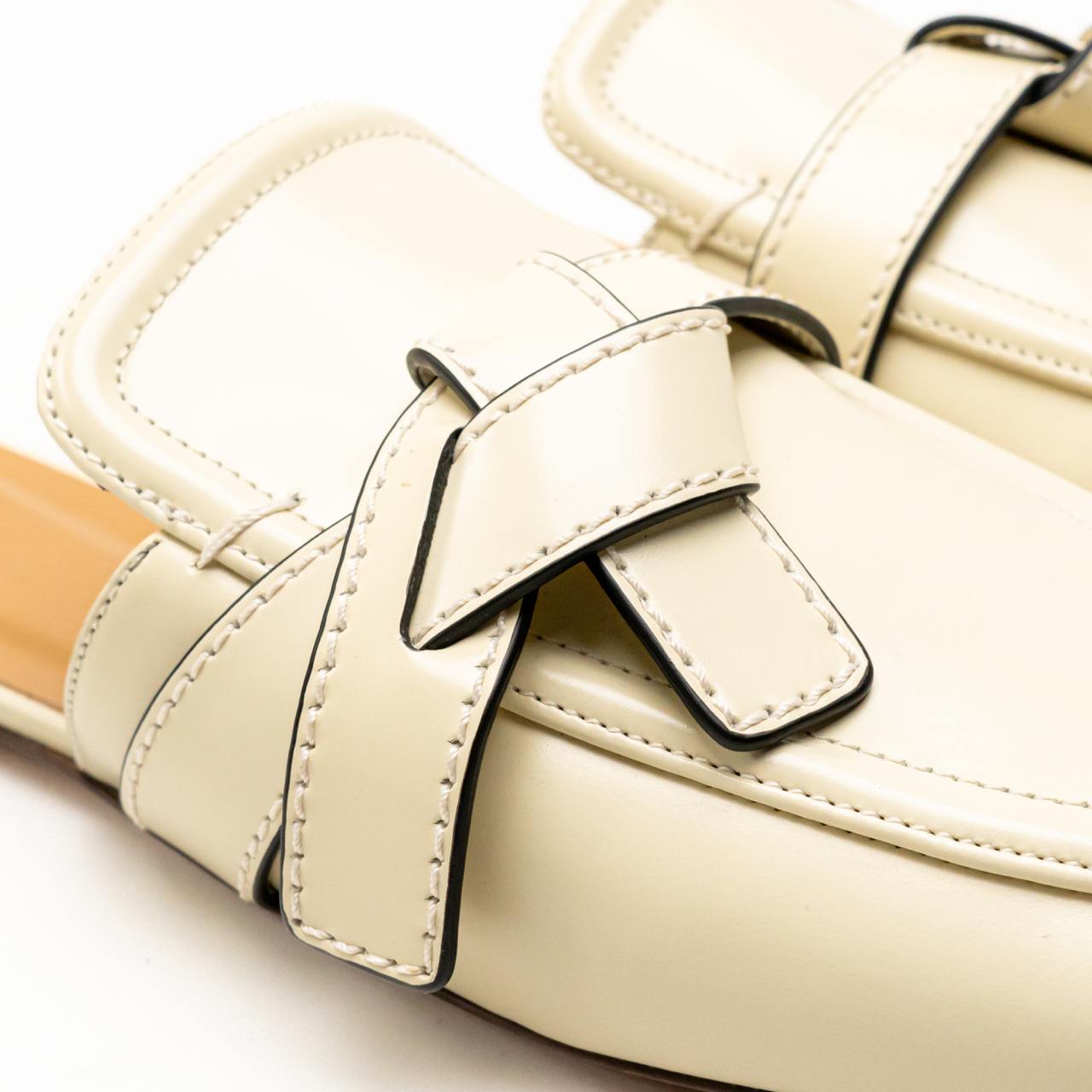 【LOEWE】GATE FLAT MULES Loewe - Gate Flat Mule | HBX - Globally Curated Fashion and
