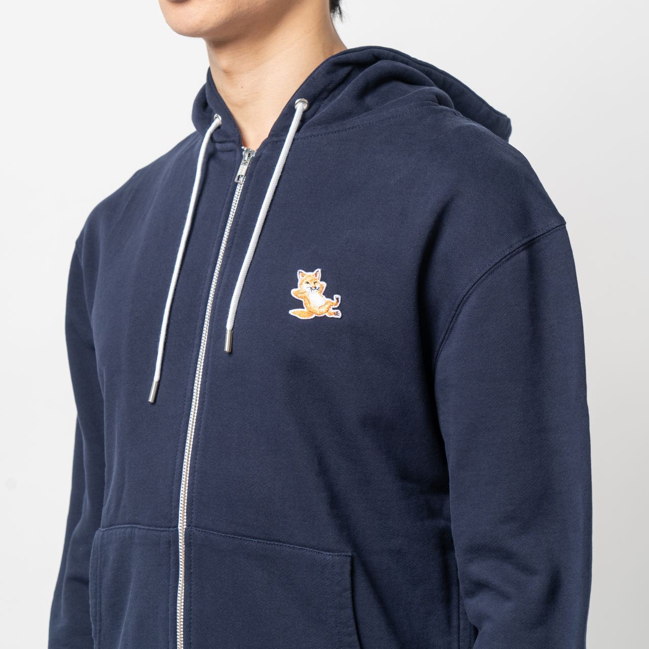 ★人気★【MAISON KITSUNE】★Chillax Fox Patch Zipped Hoodi.e Maison Kitsune Chillax Fox Patch Zipped Hoodie Black – voilà.id