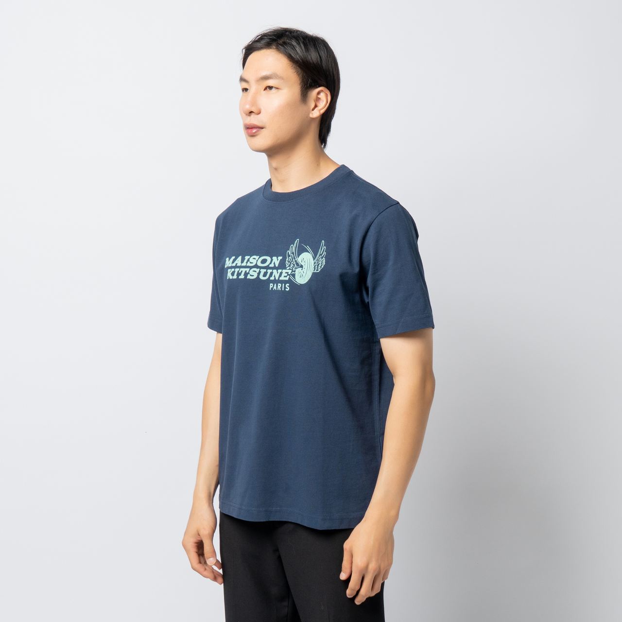 【関税込み】Maison Kitsune ネイビー Racing Wheels Tシャツ Maison Kitsunè Racing Wheels Comfort T-Shirt Ink Blue – voilà.id