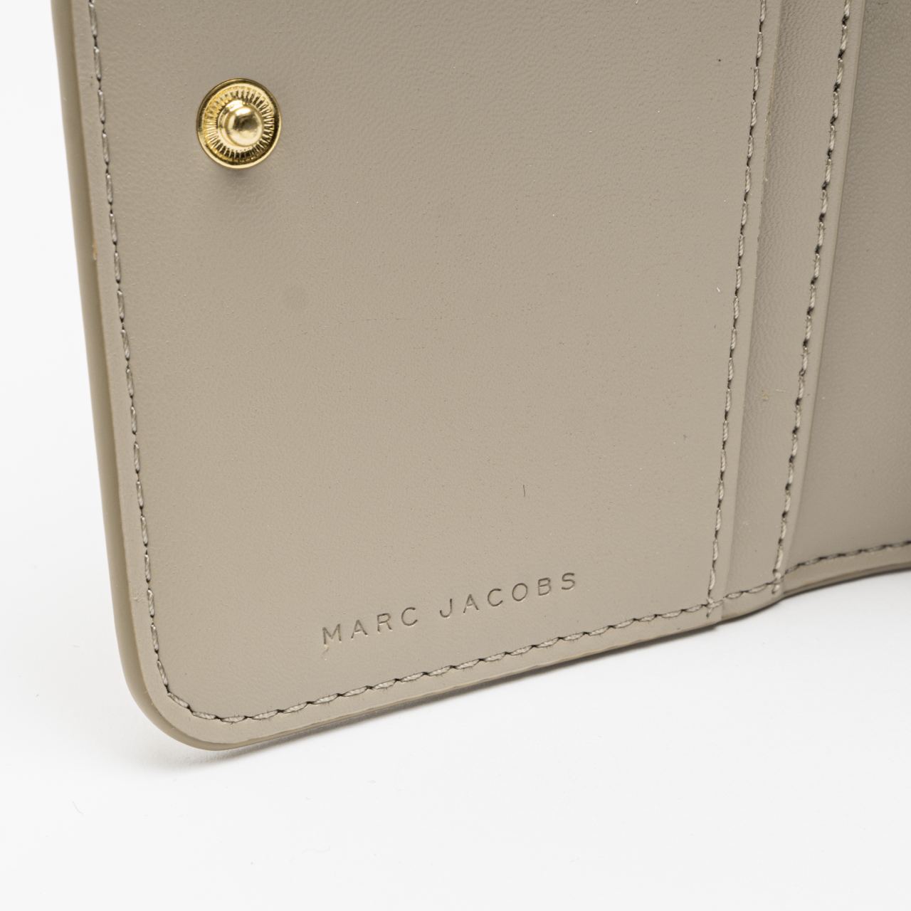 財布・小物その他 MARC JACOBS 2S3SMP005S01 123 Wallets WHITE LEATHER THE Marc Jacobs The Covered J Marc Mini Compact Wallet – ShopCGX
