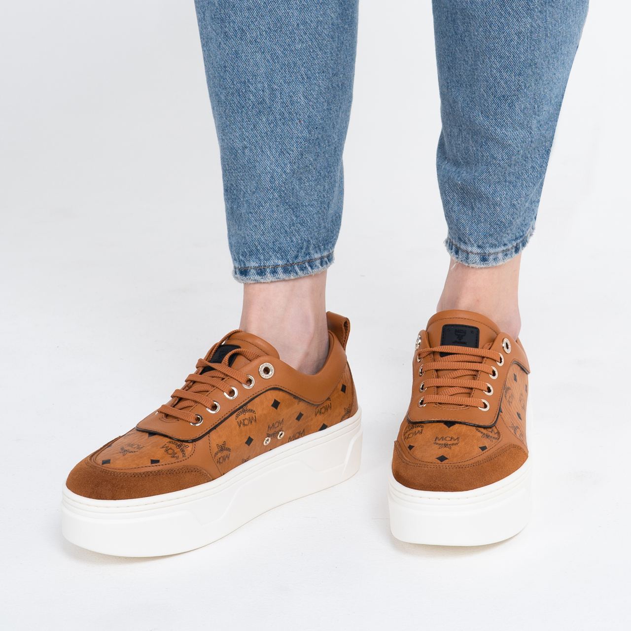 MCM Skyward Visetos Sneakers Cognac – voilà.id