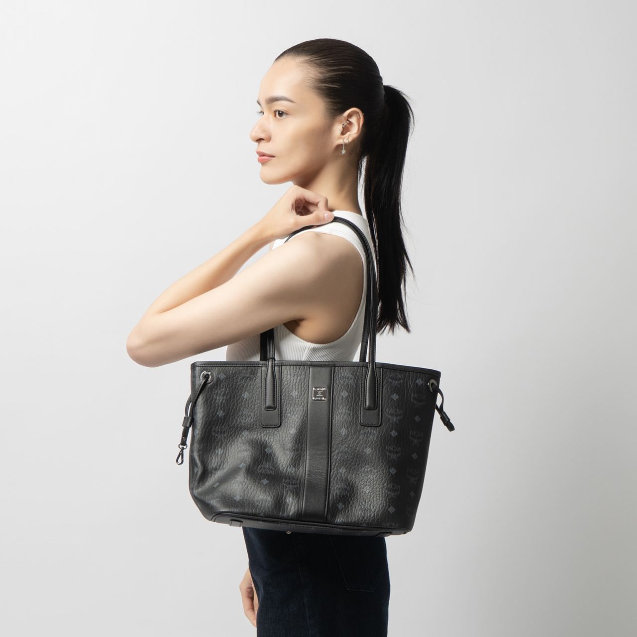 MCM Small Reversible Liz Tote Bag Visetos Black – voilà.id