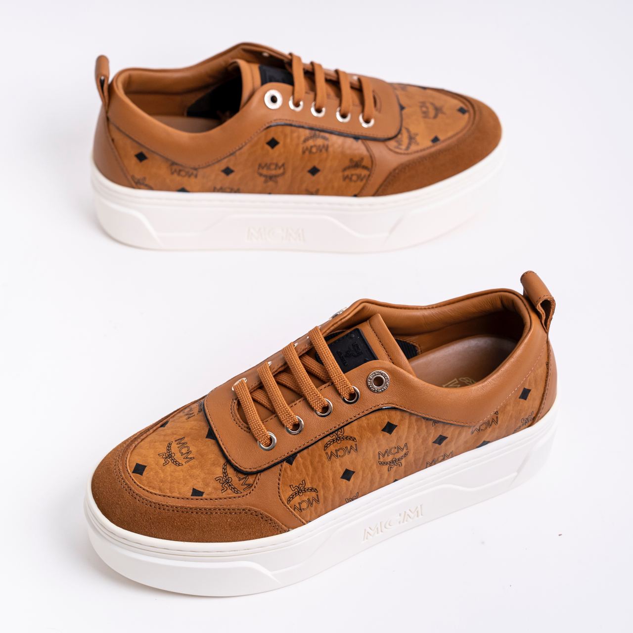 MCM Skyward Visetos Sneakers Cognac – voilà.id