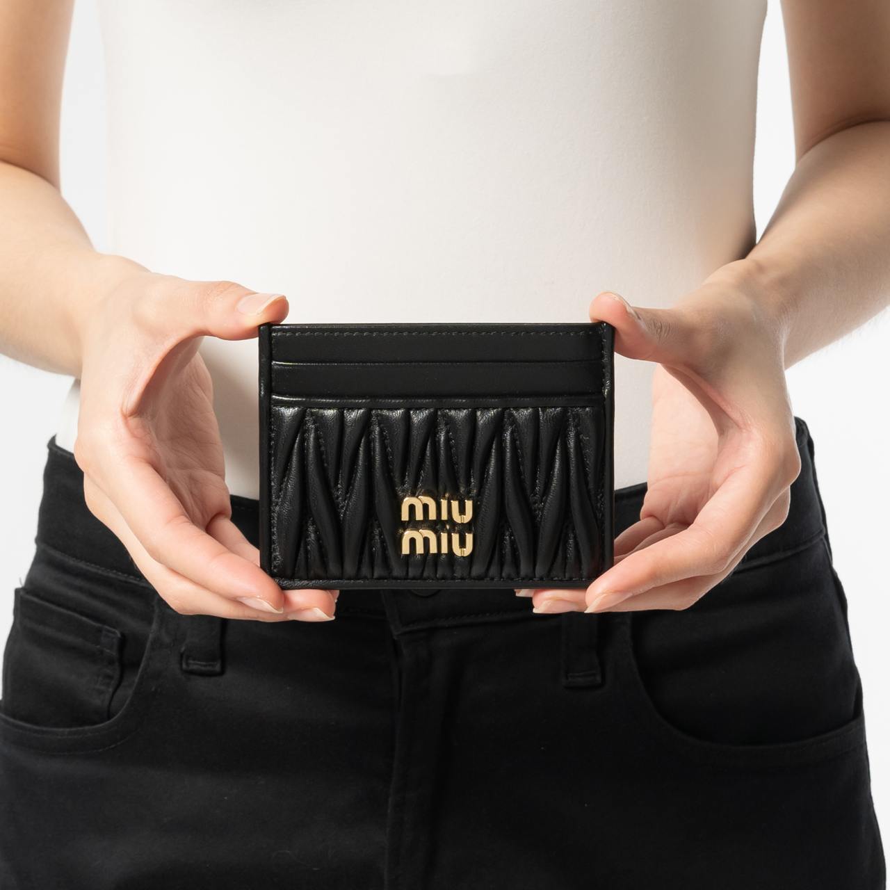 【MiuMiu】MatelassE nappa leather card holder 19297708_43230587_1000.jpg