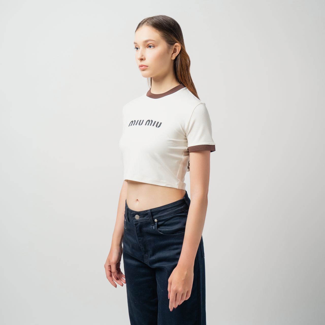 Tシャツ・カットソー Miu Miu Logo Crop Short-Sleeve T-Shirt MJN427 133N F0304 Miu Miu Logo Crop Short-Sleeve T-Shirt MJN427 133N F0304