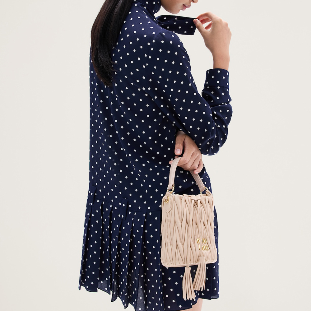【Miu Miu】Matelasse Nappa Leather Bucket Bag Cornflower Miu Miu Matelassé Nappa Leather Bucket Bag - Cornflower