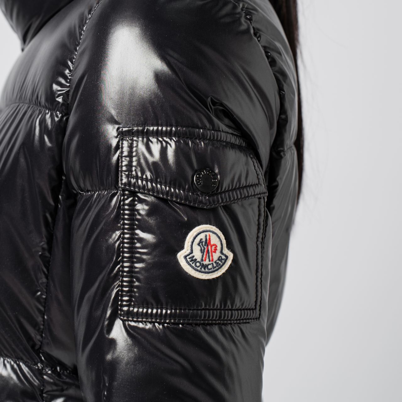 Moncler Vistule Short Down Jacket Black – voilà.id