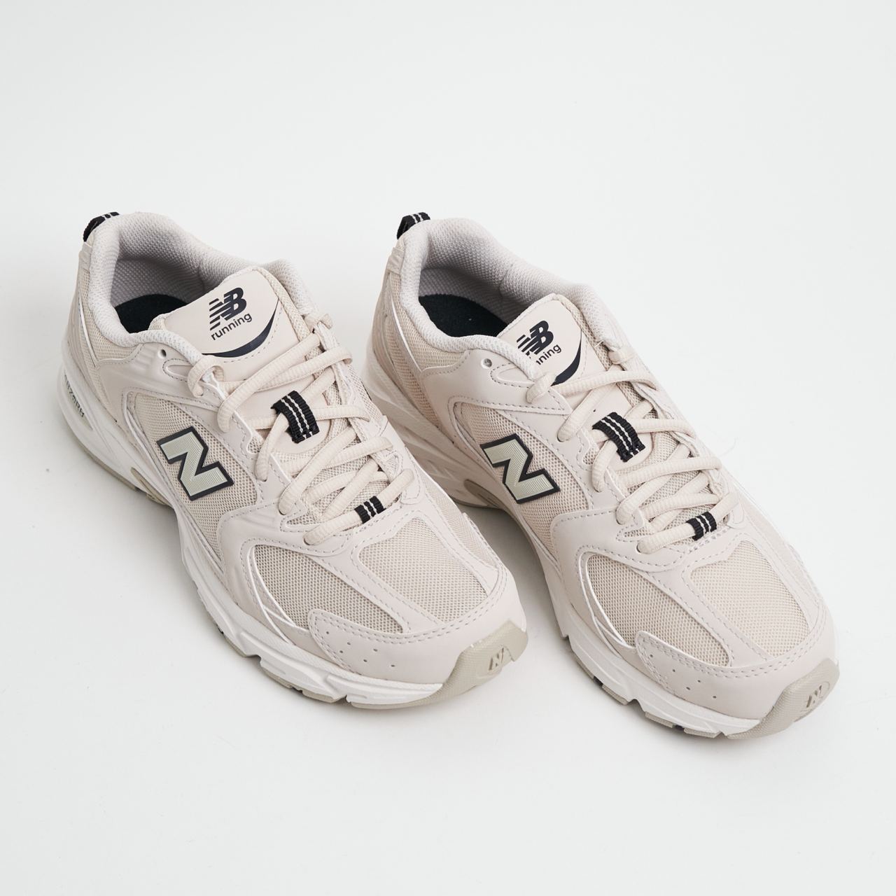 New Balance 530 Ivory Beige Unisex – voilà.id