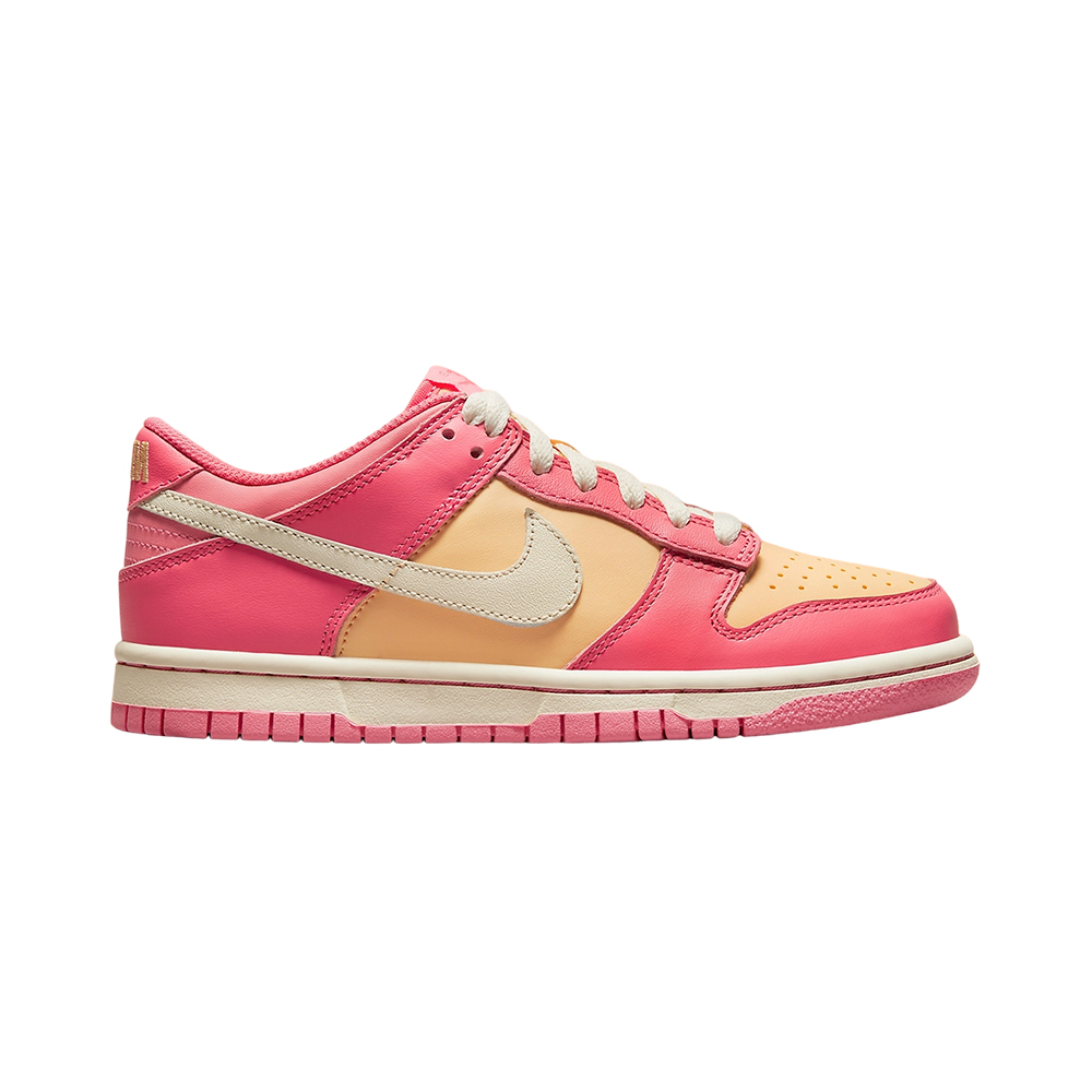 dunk low strawberry