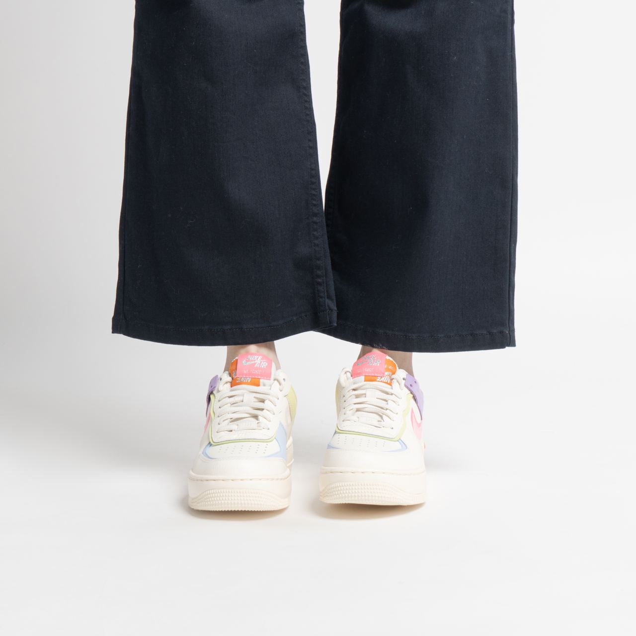 nike shadow beige pink