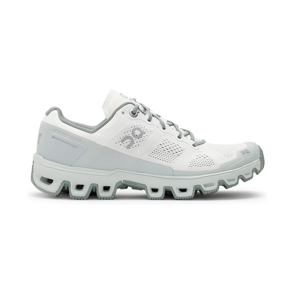 on cloudventure trail sneakers