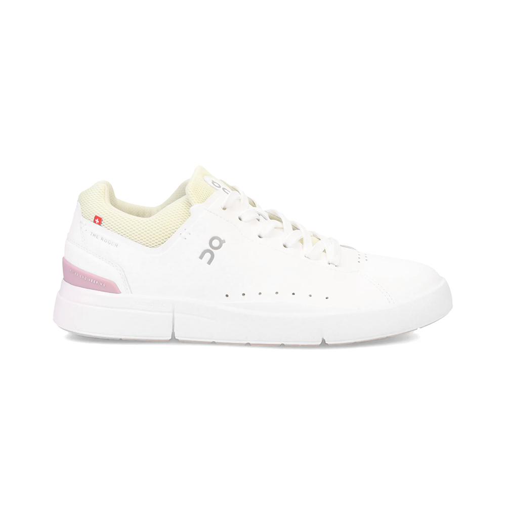 ON The Roger Advantage Low Top Sneakers Sky White Women voilà.id
