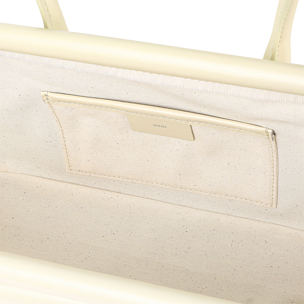 ショルダーバッグ・ポシェット Osoi Cargo Shoulder Bag - Leather - Cream OSOI(オソイ) ショルダーバッグ・ポシェット(レディース) - 海外